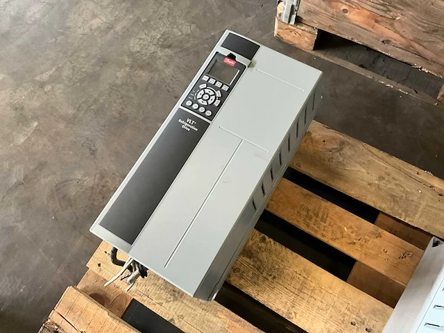 Danfoss fc-103p11kt frequentieregelaar - afbeelding 1 van  4