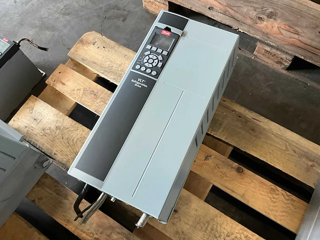 Danfoss fc-103p18kt frequentieregelaar - afbeelding 1 van  4