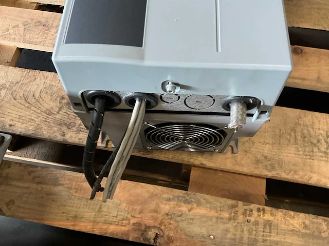 Danfoss fc-103p18kt frequentieregelaar - afbeelding 3 van  4
