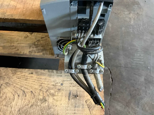 Danfoss fc-103p5k5t frequentieregelaar - afbeelding 3 van  4