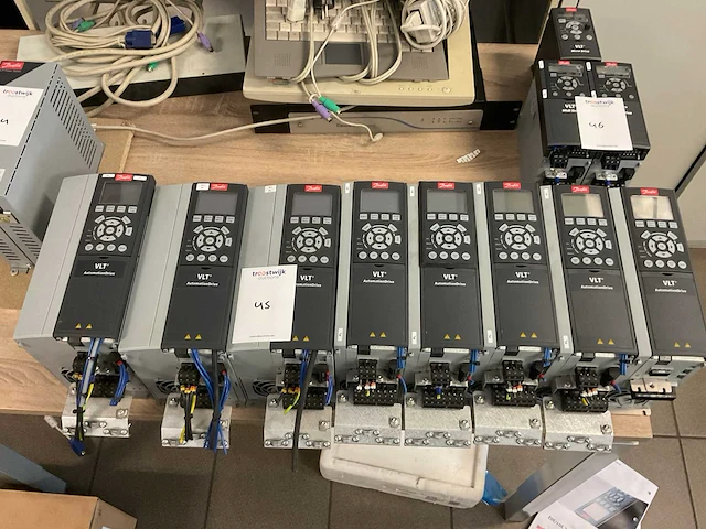 Danfoss fc-302p1k5t5e20 frequentieregelaar (8x) - afbeelding 1 van  6