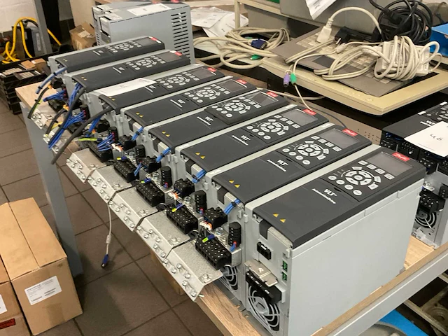 Danfoss fc-302p1k5t5e20 frequentieregelaar (8x) - afbeelding 3 van  6