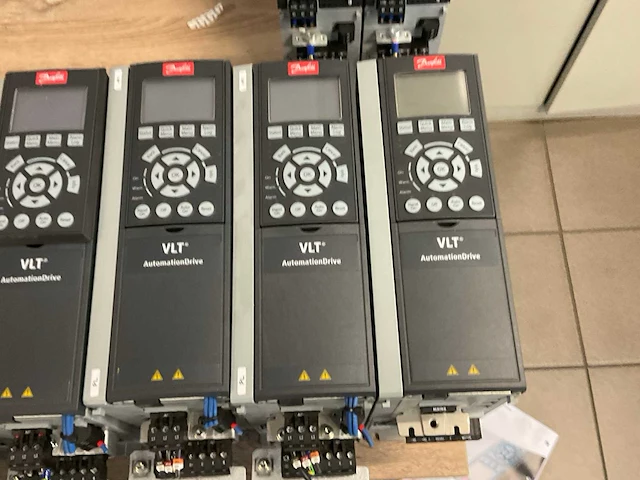 Danfoss fc-302p1k5t5e20 frequentieregelaar (8x) - afbeelding 4 van  6