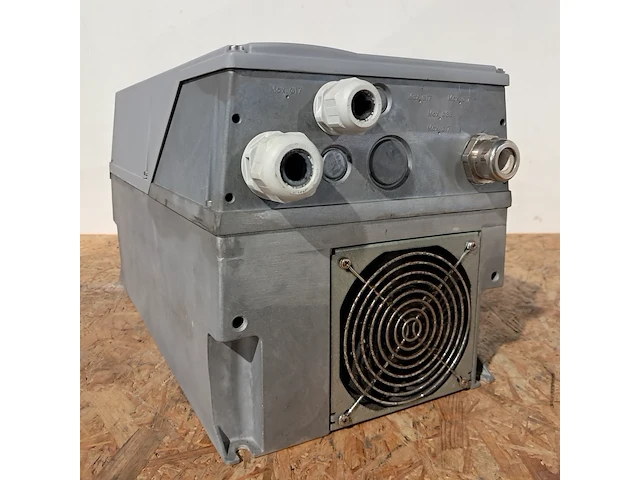 Danfoss frequentieregelaar 11 kw, danfoss, 131b1277 - afbeelding 4 van  5
