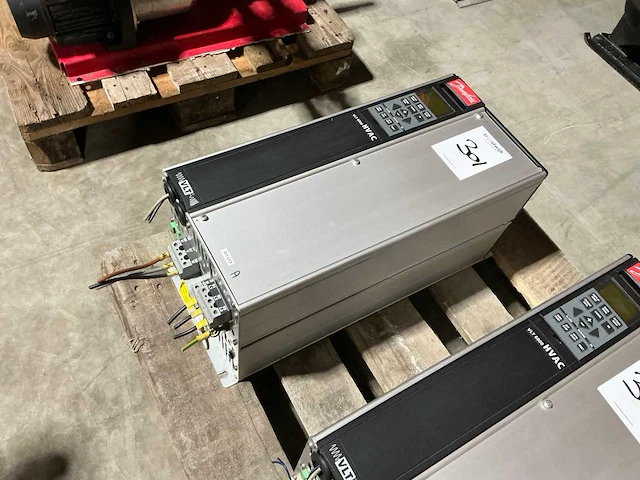 Danfoss frequentieregelaar 23kva - afbeelding 1 van  7