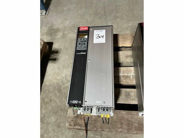 Danfoss frequentieregelaar 23kva - afbeelding 2 van  7