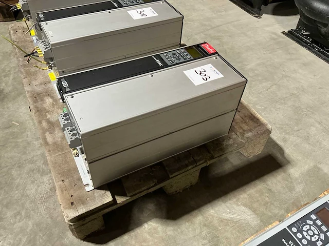 Danfoss frequentieregelaar 23kva - afbeelding 1 van  6
