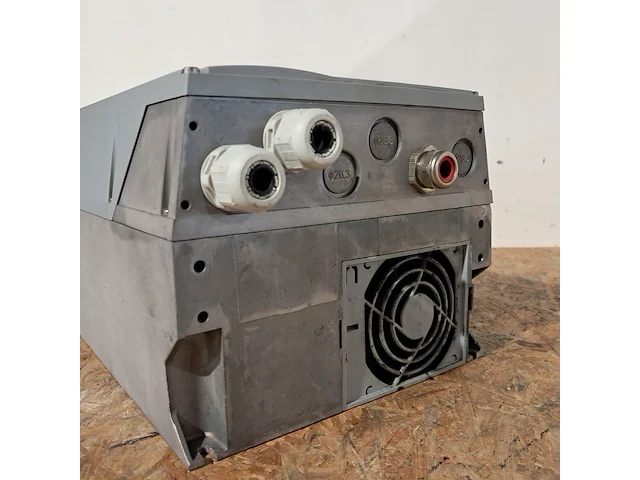 Danfoss frequentieregelaar 5.5kw, danfoss, 131b4224 fc-102p5k5t4e55h1 - afbeelding 4 van  5