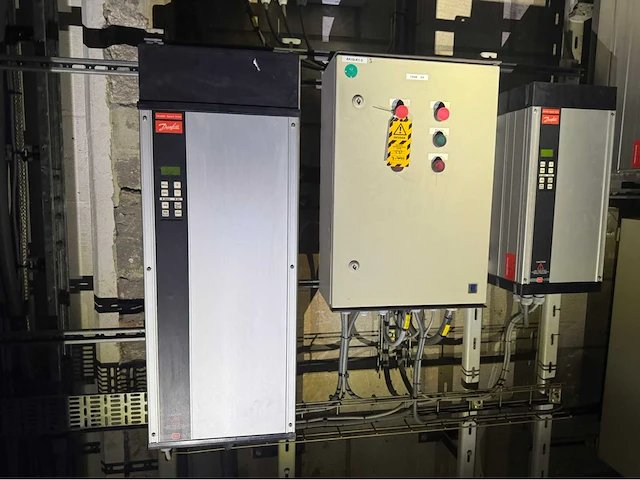 Danfoss frequentieregelaar set met schakelkast - afbeelding 9 van  15