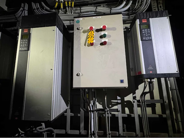 Danfoss frequentieregelaar set met schakelkast - afbeelding 7 van  13