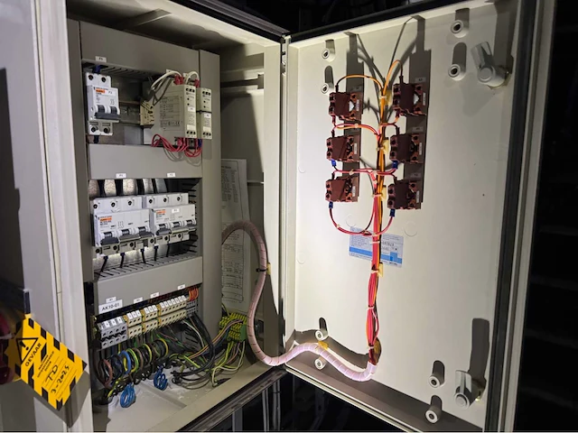 Danfoss frequentieregelaar set met schakelkast - afbeelding 5 van  14