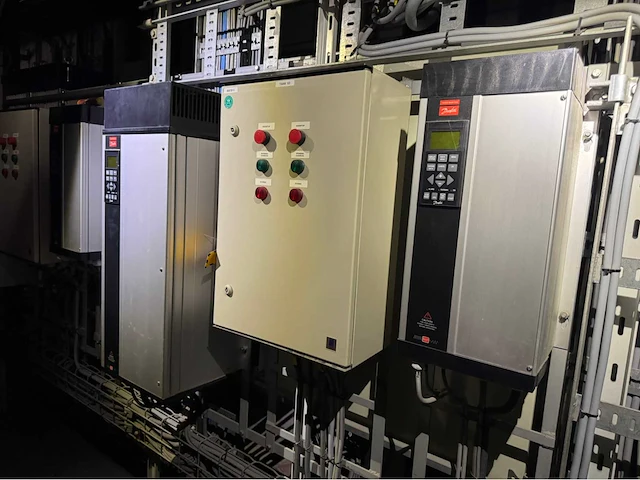 Danfoss frequentieregelaar set met schakelkast - afbeelding 1 van  14