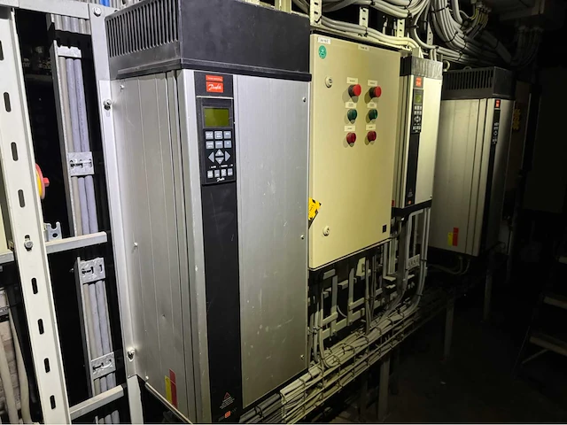 Danfoss frequentieregelaar set met schakelkast - afbeelding 9 van  14