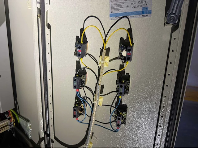 Danfoss frequentieregelaars set met schakelkast - afbeelding 4 van  13