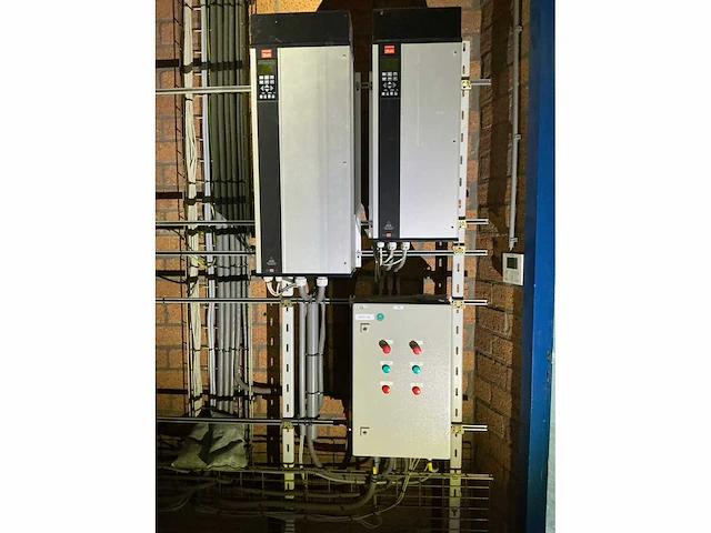 Danfoss frequentieregelaars set met schakelkast - afbeelding 6 van  13