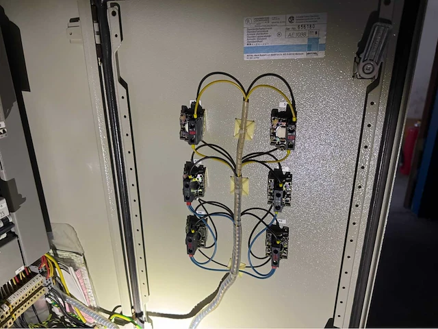Danfoss frequentieregelaars set met schakelkast - afbeelding 4 van  14