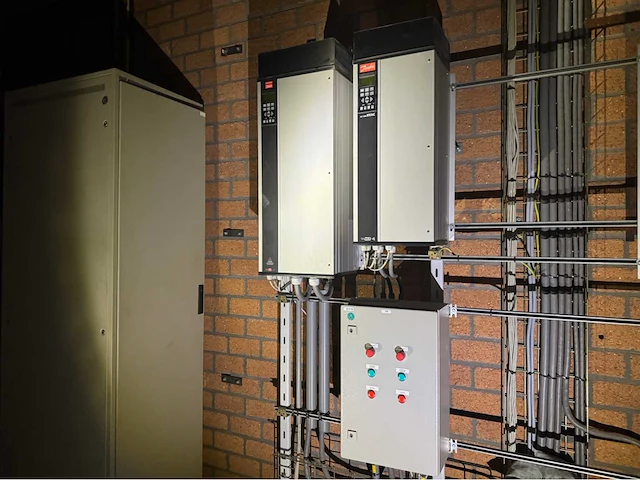 Danfoss frequentieregelaars set met schakelkast - afbeelding 8 van  14