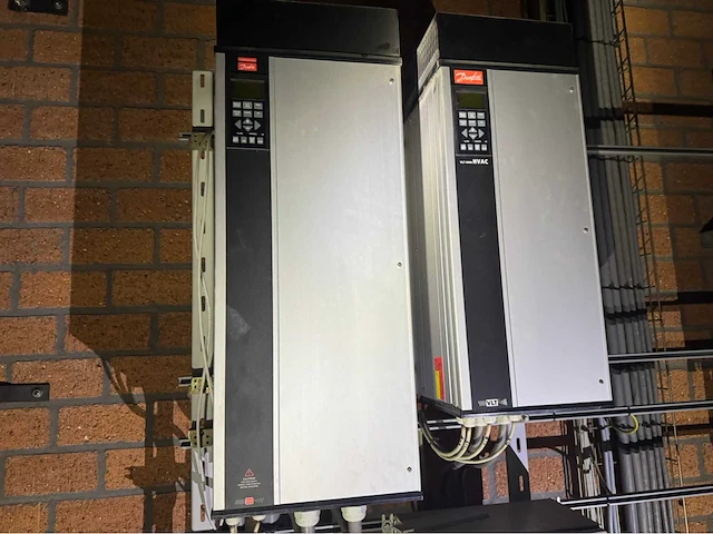 Danfoss frequentieregelaars set met schakelkast - afbeelding 11 van  14