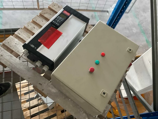 Danfoss vlt 5000 frequentieregelaar - afbeelding 2 van  7