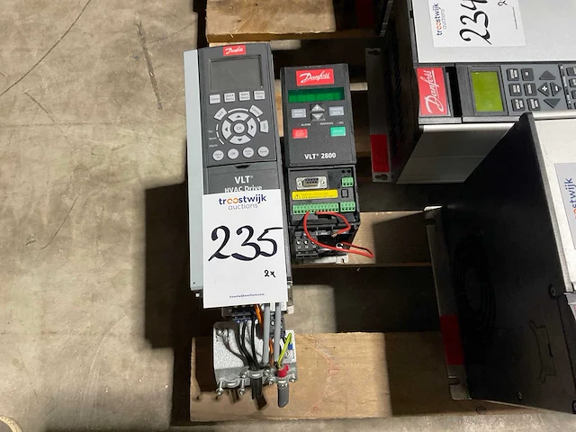 Danfoss vlt hvac drive / vlt 2800 frequentieregelaar (2x) - afbeelding 1 van  5