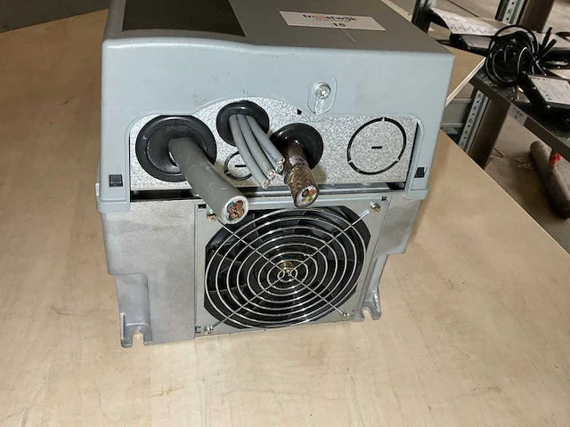 Danfoss vlt refrigeration drive frequentieregelaar - afbeelding 3 van  4
