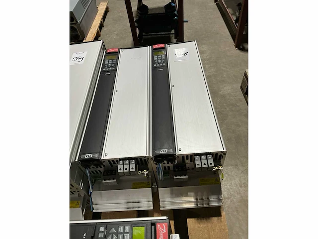 Danfoss vlt5000 frequentieregelaar 43,8kva (2x) - afbeelding 2 van  5