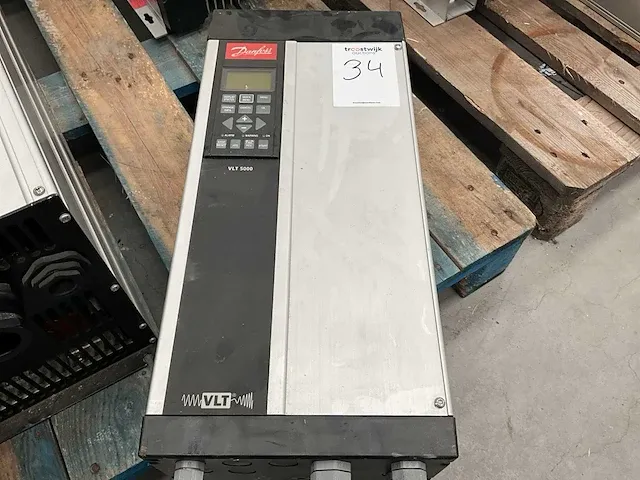 Danfoss vlt5011pt5c54sbr1dlf frequentieregelaar - afbeelding 2 van  4