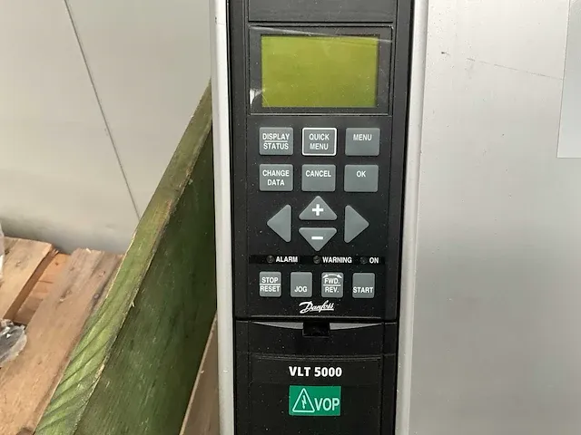 Danfoss vlt5016pt5c20str3dlf10a00c0 frequentieregelaar - afbeelding 2 van  3