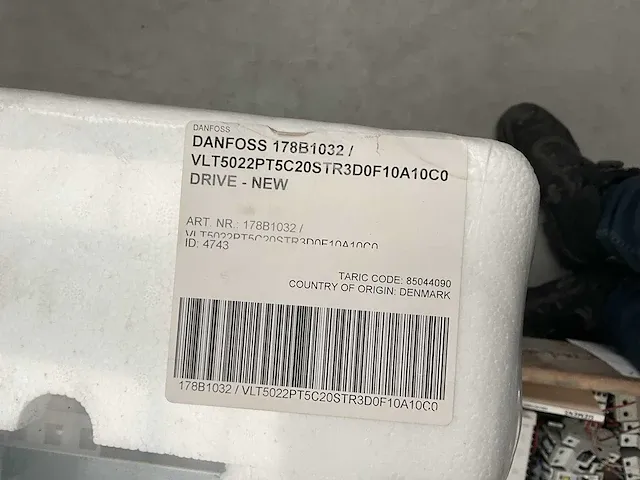 Danfoss vlt5022pt5c20str3d0f10a10co frequentieregelaar - afbeelding 3 van  3