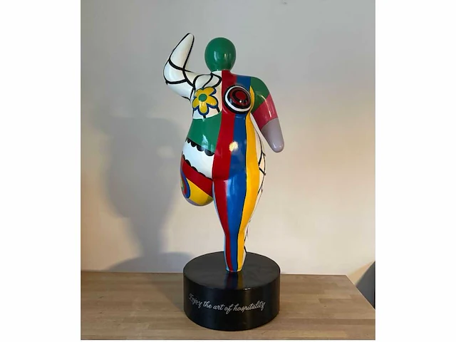 Dansende rubens vrouw op sokkel - afbeelding 2 van  7