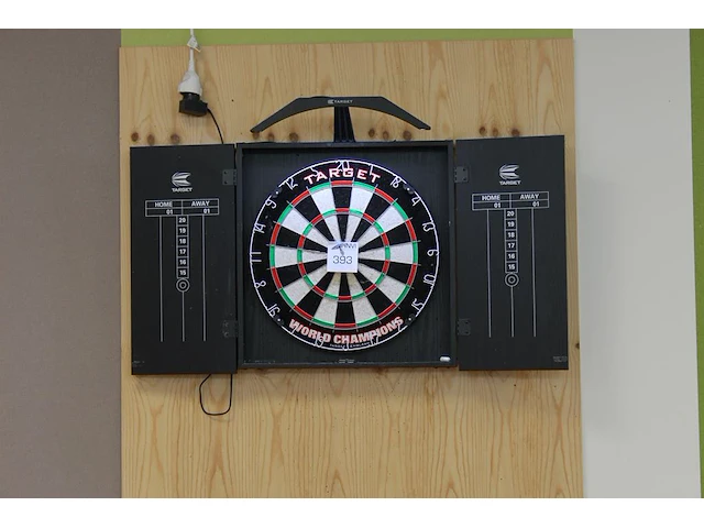 Dartbord met afstandsmat en verlichting - afbeelding 1 van  2