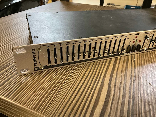Dateq spl 2 limiter en equalizer - afbeelding 10 van  11