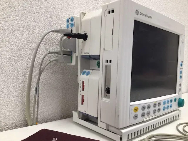 Datex-ohmeda compact s/5 anesthesie patiëntmonitor - afbeelding 4 van  6