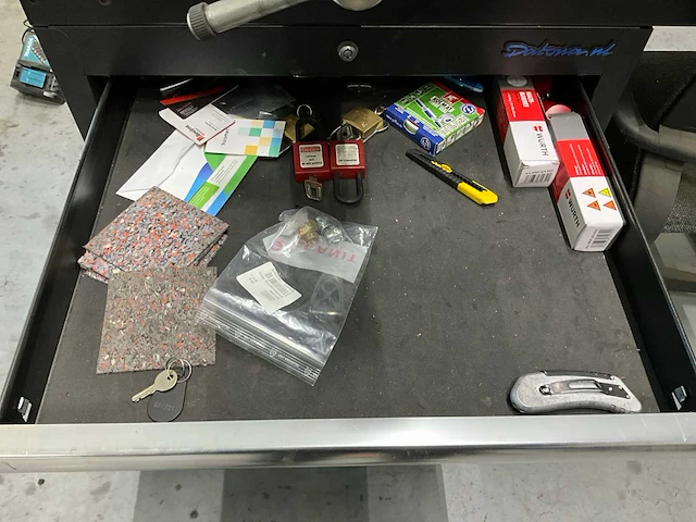 Datona werkbank met inhoud - afbeelding 24 van  26