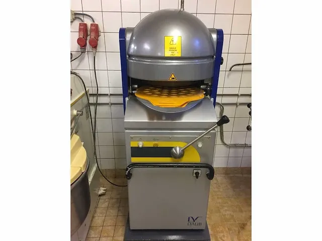 Daub - dr. robot 2 automaat - opbolmachine - afbeelding 2 van  7