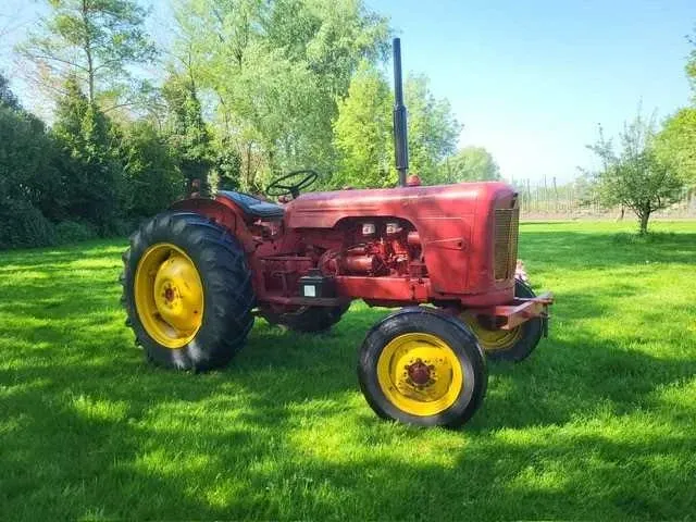 David brown 850 oldtimer tractor - afbeelding 3 van  9