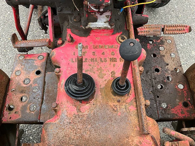 David brown 950 oldtimer tractor - afbeelding 7 van  17