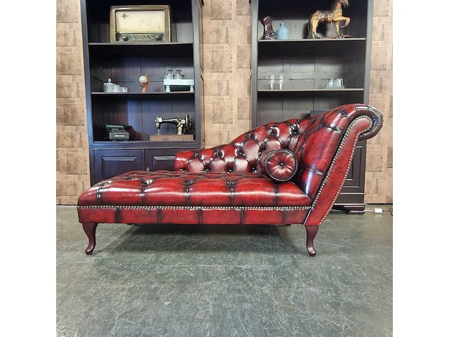 Daybed chesterfield, speciale nagels, rood - afbeelding 1 van  7