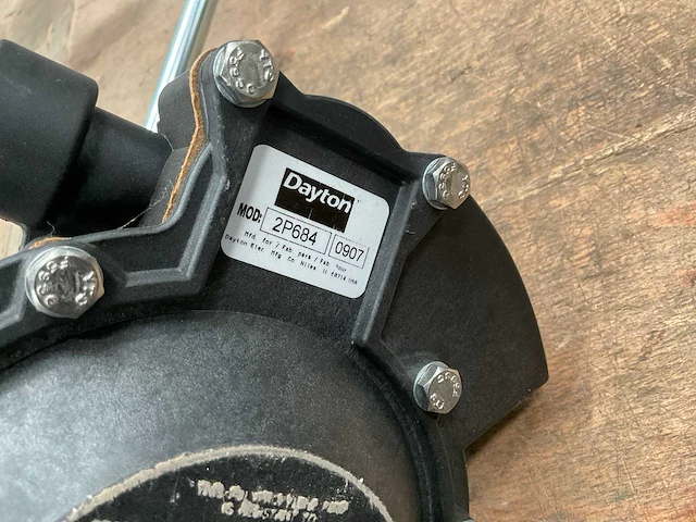 Dayton 2p684 teel drum pump - afbeelding 5 van  5