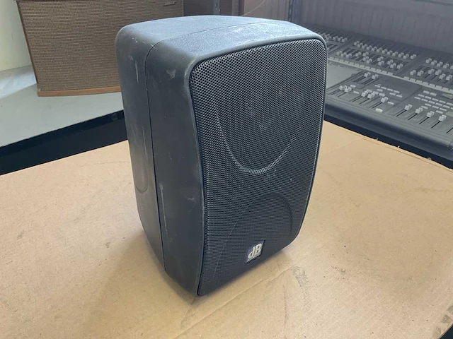 Db technologies k70 series speaker - afbeelding 1 van  5
