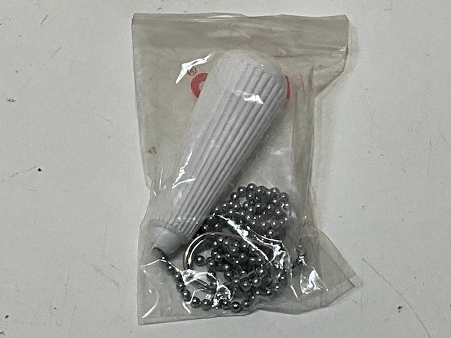 De beer closettrekker met kogelketting (95x) - afbeelding 2 van  2