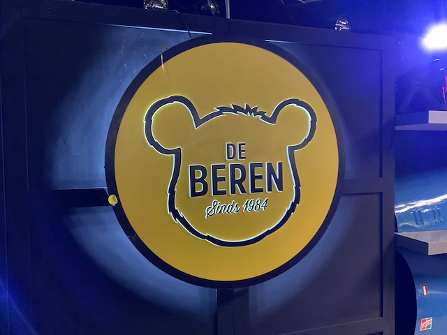 De beren verlicht reclamebord - afbeelding 1 van  8