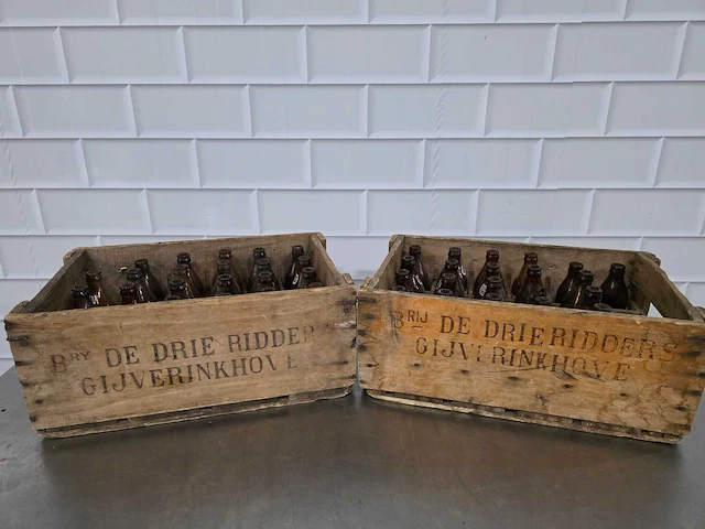 De drie ridders gijverinkhove - nostalgische bierkrat met flessen (2x) - afbeelding 1 van  7