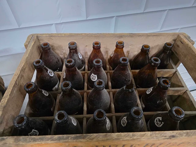 De drie ridders gijverinkhove - nostalgische bierkrat met flessen (2x) - afbeelding 4 van  7