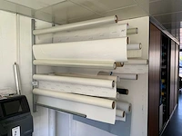 De folierollen door de productie ruimte - afbeelding 8 van  10