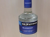 De kuyper blueberry likeur - 70 cl - winkelverkoopprijs € 10.95 - afbeelding 1 van  3
