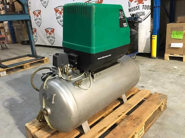 De luchtcompressor van atlas copco - afbeelding 1 van  6