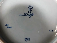 De porceleyne fles koninklijke herdenkings breedrandbord prinses beatrix 18 jaar oud - 1956 - afbeelding 5 van  5