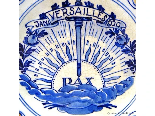 De porceleyne fles w.o.1 herdenkingssbord. - afbeelding 3 van  5