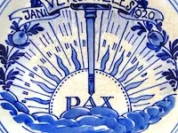 De porceleyne fles w.o.1 herdenkingssbord. - afbeelding 3 van  5